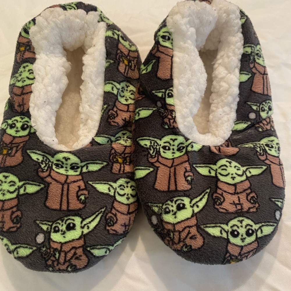 Kids Slippers Grogu ( Baby Yoda ) Kids Fits 4t Up To 6/7
